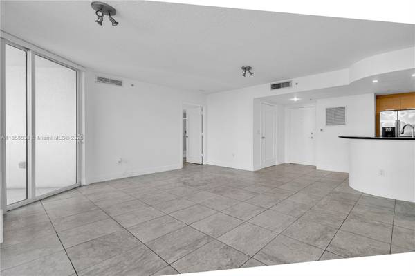 $3,300 / 2br - 1221ft2 - Expansive 2bd with Sweeping  Water Views! (The Bridgewater- North Bay Village)64001848126467122