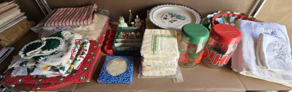 Vintage Christmas Kitchen Items 1
