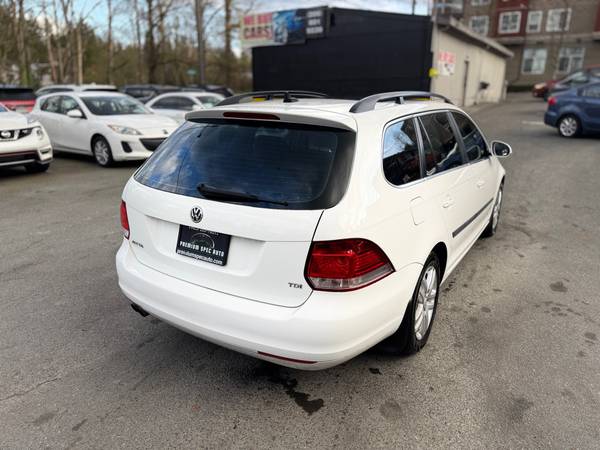 2011 Volkswagen Jetta SportWagen TDI Wagon - $7,500 (Premium Spec Seattle)63475919923971124