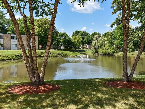 $1,130 / 1br - 710ft2 - Everything you’ve been dreaming of is here. Lease today! (1610 Sunset Ave, Waukegan, IL)63846719638787120