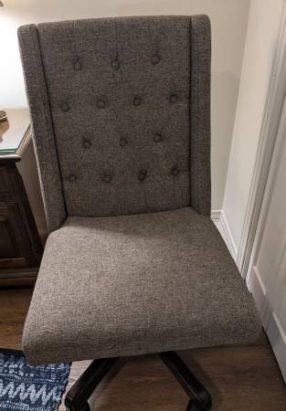 Office Chair - $115 (Brandon)62958250212225120