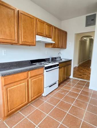 $1,100 / 2br - CharminG Room in Cozy, 2-BDR Home-!! (Rochester, NY)64035577972610122