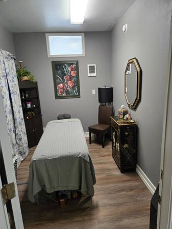 $250 / 106ft2 - DOWNTOWN ARLINGTON OFFICE (Arlington)64189718821249121