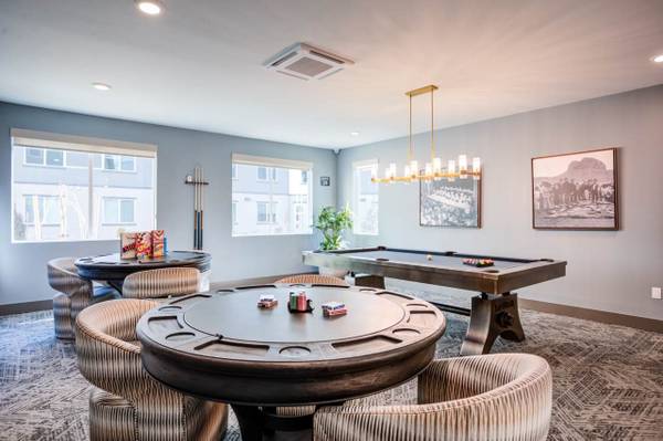 $1,243 / 1hab - Gestión en el lugar, Lavadora y Secadora, Patio (2 Gary Hall Wy, Sparks, NV)63682219305475122