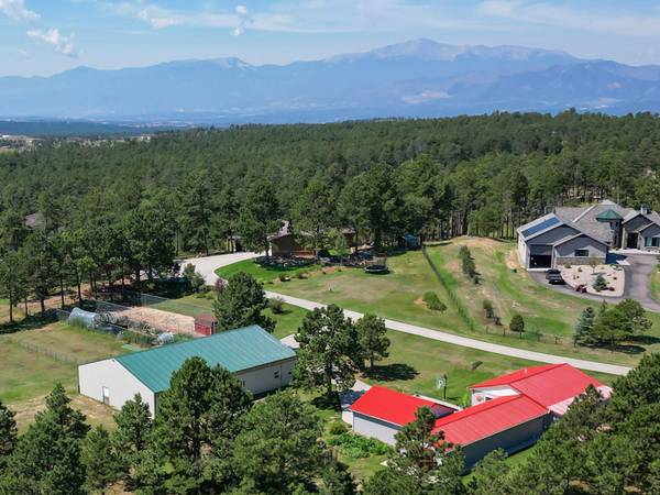 $1,650,000 / 5br - 4298ft2 - 5 ACRE W/2 HOMES, MAIN HOME FANTASTIC PPEAK VIEWS,1,6 STALL BARN! (Colorado Springs, Starwatch Neighborhood)63658230649345123