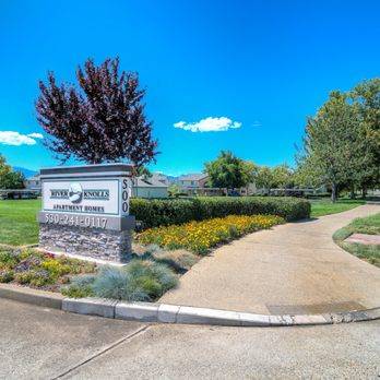 MOVE IN SPECIALS River Knolls Apartment Homes 1