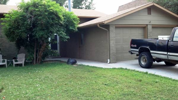 Duplex, 2-bed, 2-Ba, Bi-Level, Garage, Deck-Yard, New Hardwoods, Paint 1