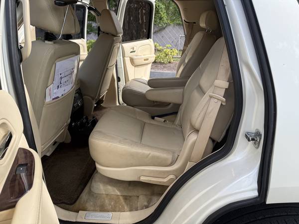 2008 Escalade - $8,500 (TEMPLE TERRACE)63443116343681124
