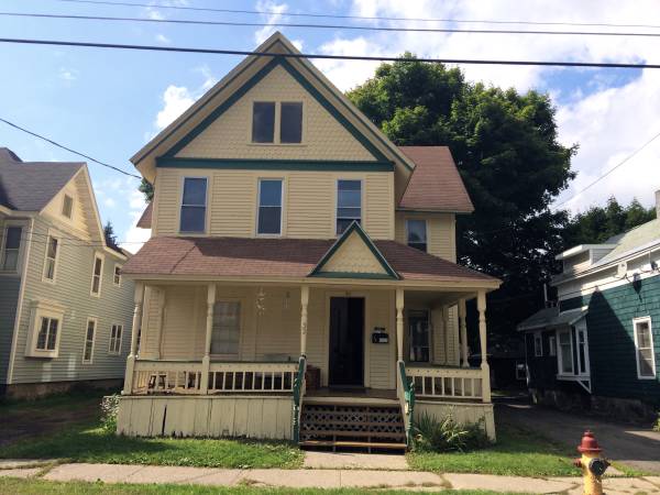 $1,280 – Updated 3BR/1BA Apt – Downtown Cortland 1