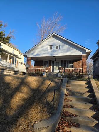 Rent to Own: 3 bed, 2 Bath, 1 Car Garage and Full Basement 1