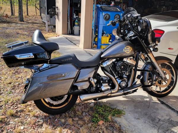 2015 HARLEY DAVIDSON Street glide. 1