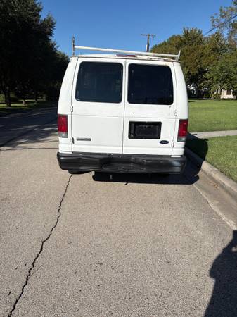 2007 Ford E150 - Photo 9