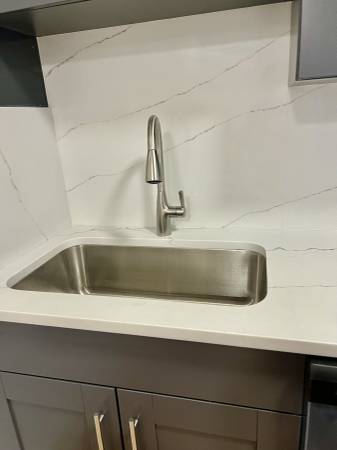 $1,595 / 2br - 950ft2 - Albany Park/ Mayfair Fully Rehabbed Two Bedroom (Albany Park, North Park, Mayfair)64041808138369123