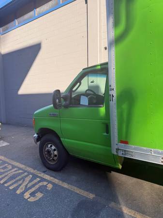 2006 Ford E-350 - Photo 3