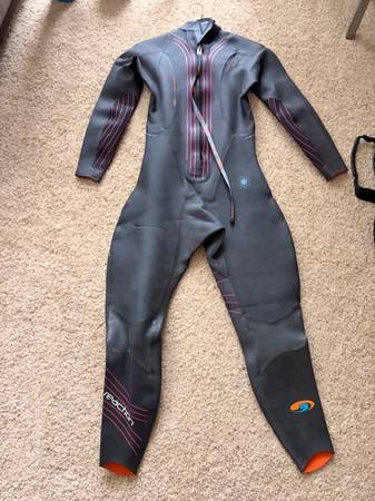 Blue70 Women's Wetsuit, Full, Large (WLA), 5mm neoprene 1