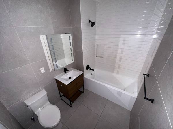 $2,899 / 1br - Gorgeous 1br in Prospect Gardens| Modern, Renovated, Sunny, Rooftop (Prospect Lefferts Gardens @ Church Ave 2 5 Subway)64033635285505124