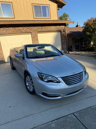 Convertible Chrysler 200 del 2011 - $5,30063483137109891120