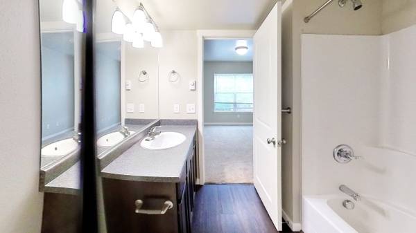 $1.965 / 2 habitaciones - 787 pies² - ¡Hermoso apartamento de 2 habitaciones en ubicación excelente! (Bellingham)63509554479619124