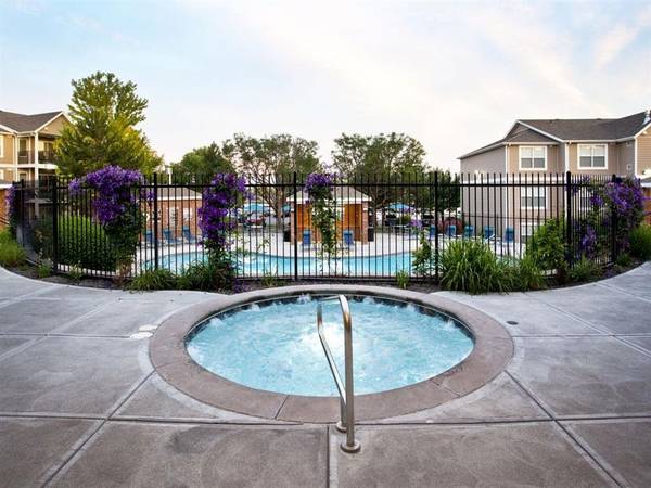 $1,700 / 2br - 1164ft2 - ONE MONTH FREE SPECIAL TOURS AVALIABLE NOW ! (6626 Chapel Hill Blvd, Pasco, WA)63686617026179122