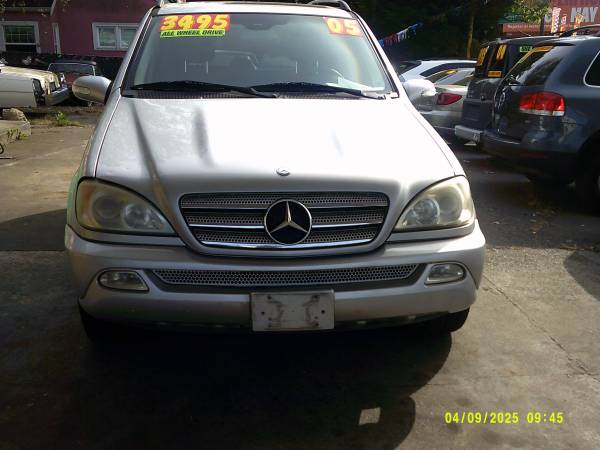 2005 MERCEDES BENZ ML 350 TRACCIÓN EN LAS CUATRO RUEDAS IMPRESIONANTE - $3,495 (Seattle/Lake City)63617399084547123