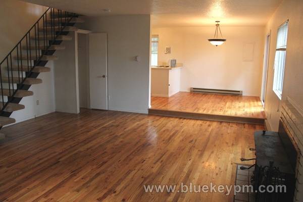 $2,125 / 3br - 1110ft2 - 3 Bed, 1 Bath Duplex in Lake Oswego63820909686787122