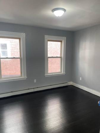 $3,300 / 3br - 1400ft2 - Amplio apartamento recién renovado de 3 habitaciones con ESTACIONAMIENTO FUERA DE LA CALLE (Dorchester)63655319404801121