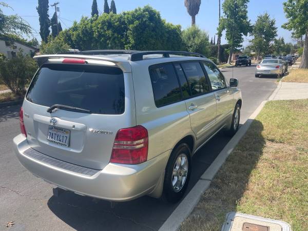2003 Toyota Highlander v6 - $5,900 (Valley village)63624631565953121