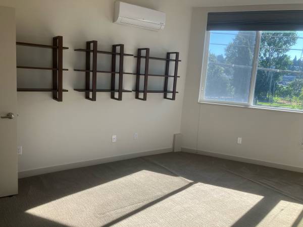 $1,750 / 2br - 172ft2 - Shared Fremont townhouse with spacious, light-filled bedroom (Seattle)63814860434691121
