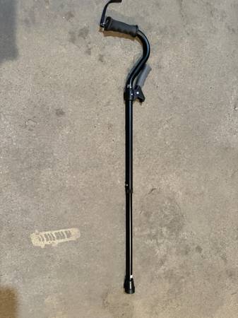 ➤ Adjustable Offset Ergonomic Walking Cane 1