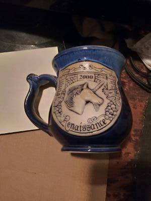 new shakopee 2000 renaissance beer mug dark blue and light on top 1
