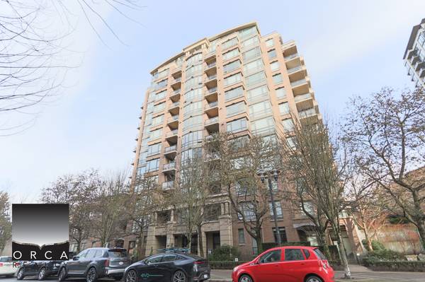 (ORCA-REF#203-170W)**Bright 2 Bed + 2 Bath Corner Condo 1