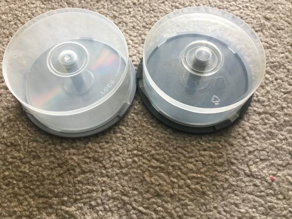 Caja para CD, caja tipo pastelera, estuches tipo joyero, kit de limpieza - $4 (Gaithersburg / Shady Grove)63471085532419124