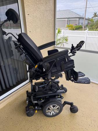 Quantum Power Chair 1