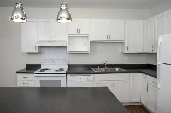 $1,050 / 1br - 1st Month FREE!! 1 Bedrooms Available Today! (Northeast Minneapolis)63990385434498121