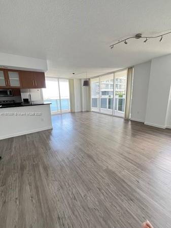 $4,000 / 3br - 1320ft2 - Looking for a Centrally Located 3bd? (23 Biscyane Bay- Edgewater)64001847449859121