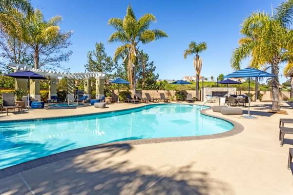 $3,954 / 3br - 1279ft2 - Encimeras de Granito, ¡Somos Amigables con Mascotas!, 3/BD (11600 Compass Point Dr N, San Diego, CA)63866050711939123