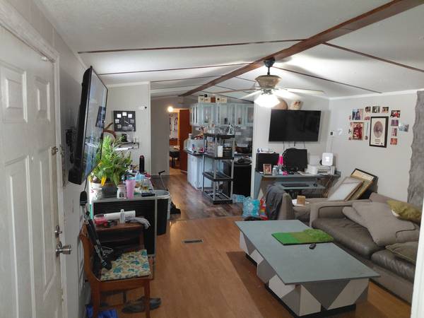 $400 / 3br - 1 small bedroom for rent in Ravenel (Ravenel)64016108448514120