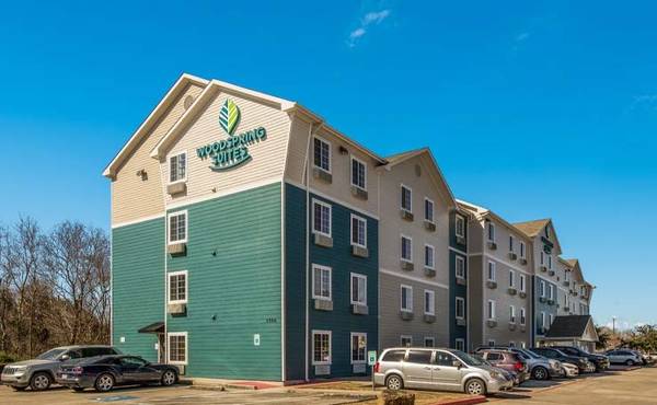 $1,120 / 1br - Your New Apartment Alternative Awaits - 1st Month Manager's Special! (1506 W Fairmont Pkwy, La Porte, TX)63906679792259123