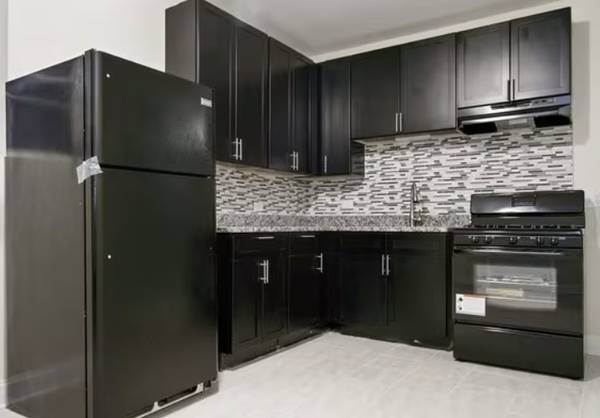 $1,400 / 4br - ~ Family Sized Extra Large Avalon Park Four Bedroom ~ $500 Move-In Fee (Off 80th East End Ave/Stony)63960011279363122