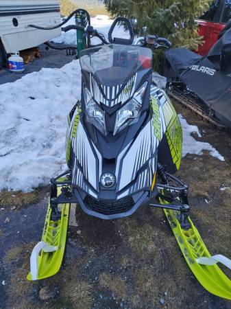 2014 Ski Doo 800 R 1