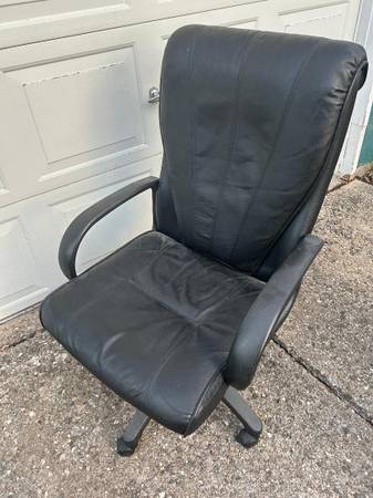 Beautiful Office Chair 1