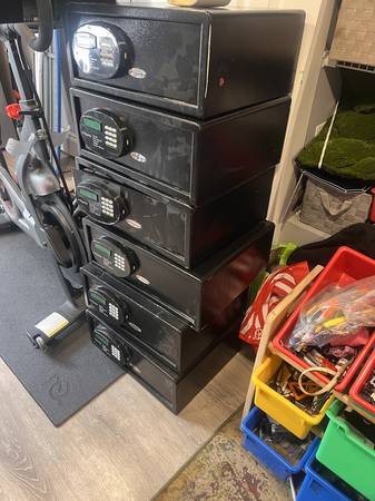 Cajas fuertes de estilo hotel - $50 (Newtonville)63435737473283123