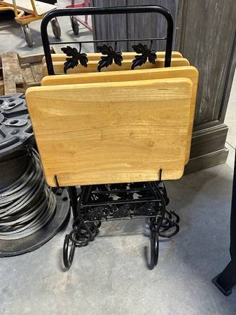 TV dinner Stands 1