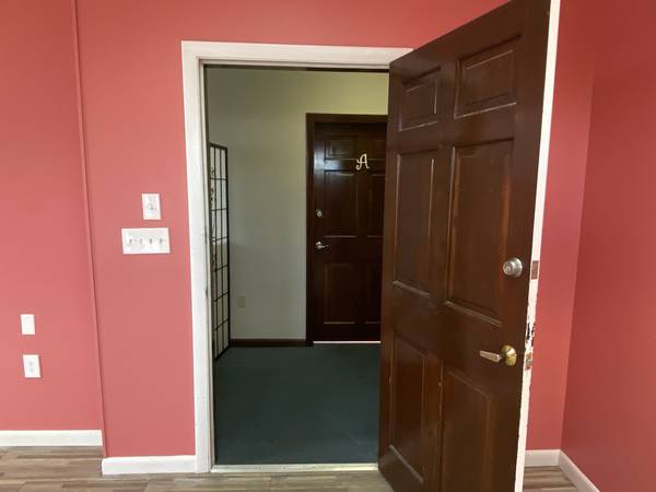 $1,000 / 600ft2 - Business Suite for Lease (Peabody)63856553011459123
