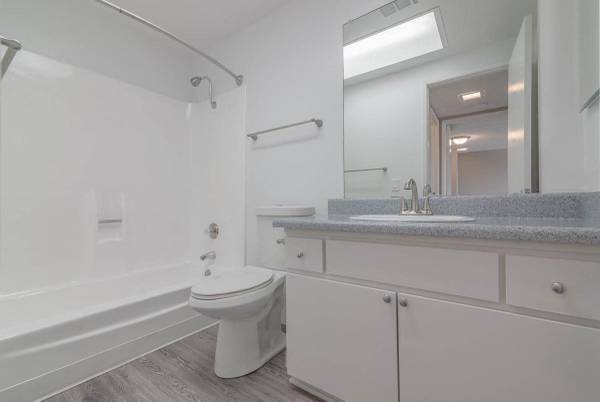 1 FREE RENT! 1