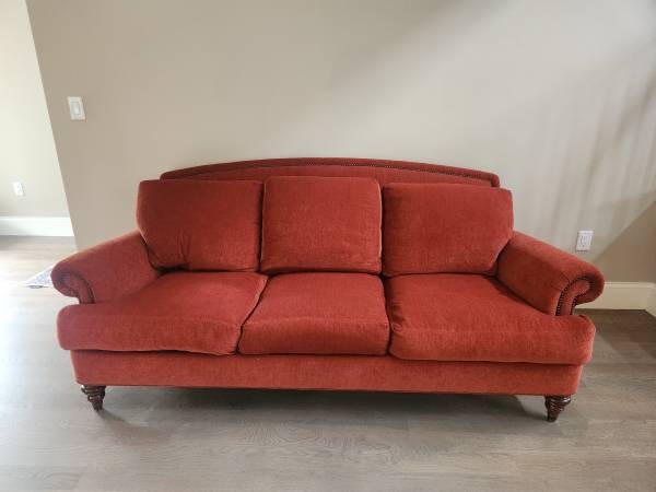 COUCH / SOFA   (LIKE NEW) 1