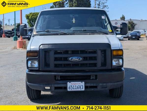 2013 Ford E-150 - Photo 2