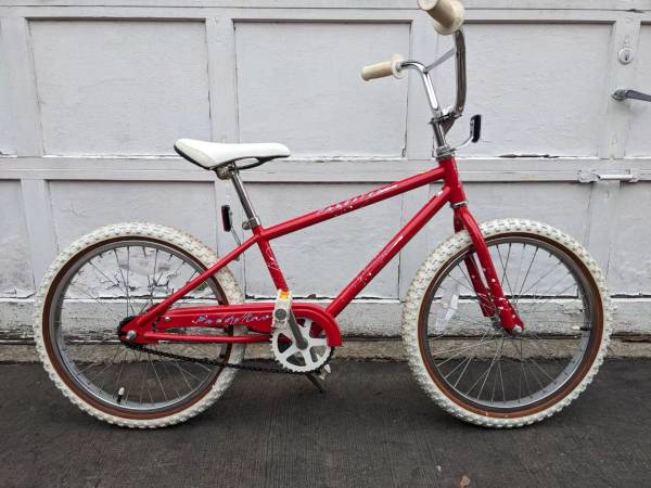 Vintage kids bike from the 80s! 1