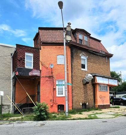 $64,900 🏠Fin de fila DOS UNIDADES 64.9k!! Tienda de esquina y residencia Valor increíble (baltimore)63694744128899124