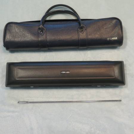Yamaha YFL-26S Plata Flauta con Agujeros Abiertos - $250 (North Bend)63471460158977122